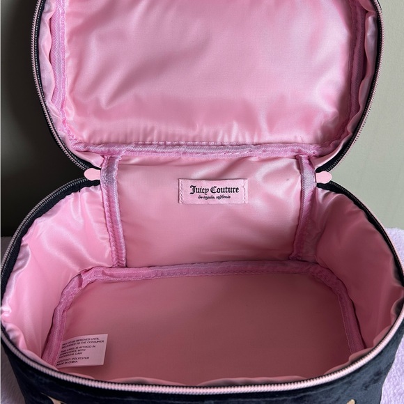 Juicy Couture Black and Pink Cosmetic Case - Picture 4 of 4